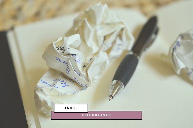 Zerknülltes Papier und Stift